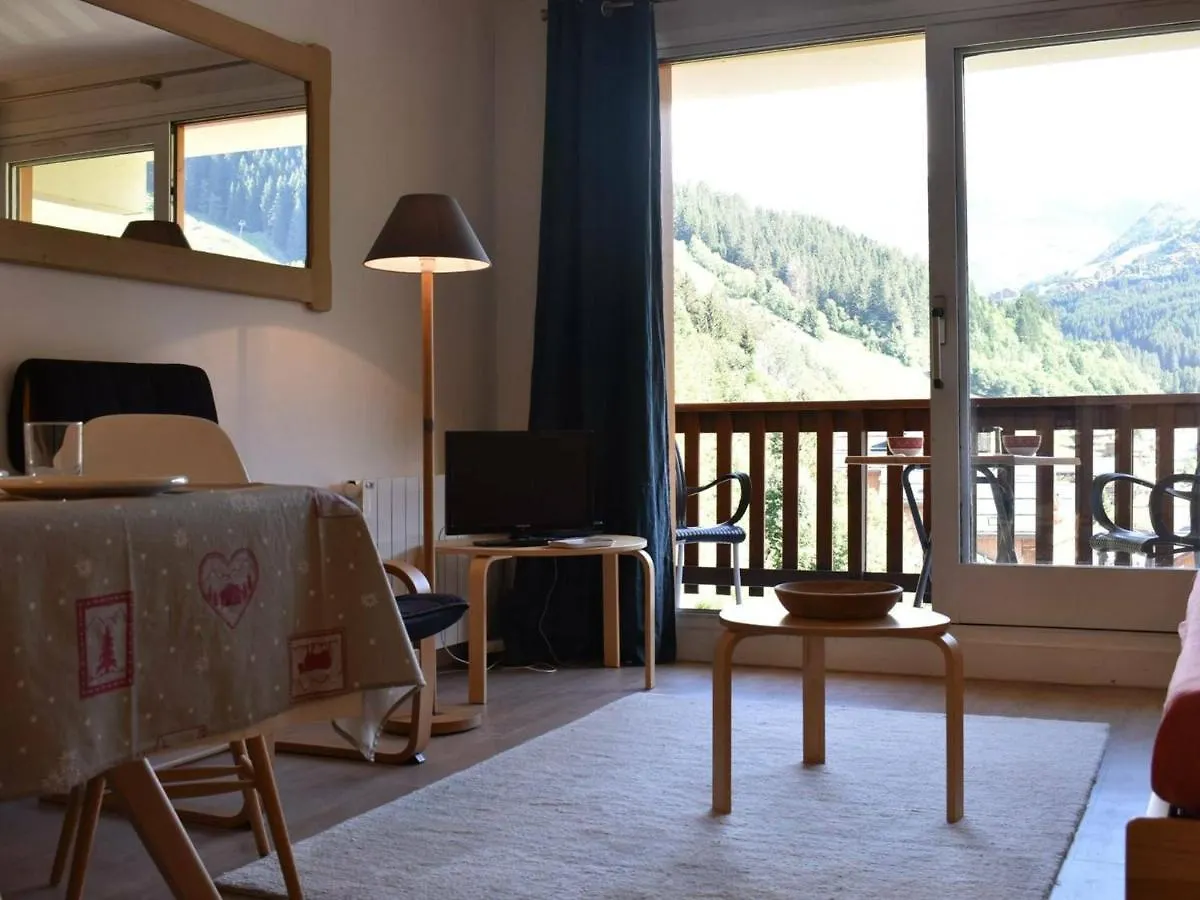 Studio Pour 4 Personnes A Meribel - Centre Avec Balcon Et Parking Prive - Fr-1-180-206 Apartman